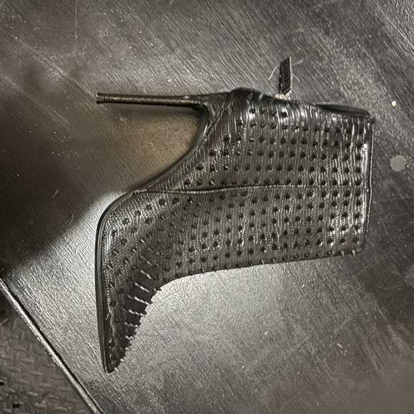 Steve Madden - Picture 4 of 5